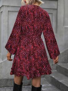 SHEIN LUNE V 领全印花斜襟裹腰长袖连衣裙新年衣服