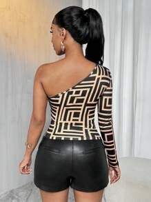 VaVaBold 女士褶皱全印花斜肩长袖上衣，休闲日常穿着 - 棕色 - 查看 2