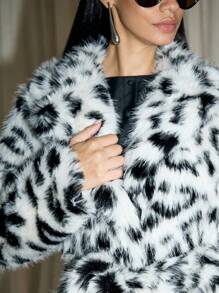 AiiRZ Luxury Faux Fur Long Winter Coat Snow Leopard Pattern Plush Animal Print Evening Party Occasion Statement Overcoat - Black and White - View 3