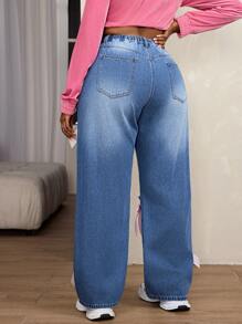 Plus Size Casual Street Style Pink Bow Decor Distressed Loose Straight Leg Jeans - Medium Wash - View 4