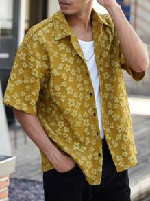 Manfinity Hypemode Summer Men's Oversized Mustard Yellow Woven Dobby Relaxed Fit Casual Short Sleeve Shirt, For Boyfriend Gift, Going Out - Yellow - View 1