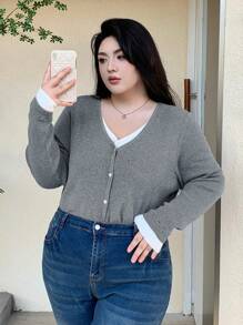 Dazy Plus 加大码纯色拼布二合一 V 领前扣长袖开衫毛衣，秋季服装 - 灰色 - 查看 1