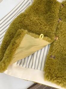 SHEIN Conjunto de 3 piezas de ropa para bebé niña con: Top de manga larga con cuello de tortuga a rayas, chaleco de peluche y pantalones largos acanalados gruesos, para otoño e invierno