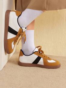 CUCCOO EASI 2024年春季女款德国训练运动鞋，复古休闲系带硫化平底白色鞋秋季运动鞋 - 卡其色 - 查看 3