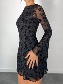 Aloruh 女式黑色花朵植绒圆领长袖修身迷你时尚连衣裙