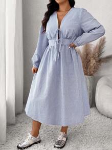 SHEIN Frenchy 大码女式蓝白条纹蝴蝶结腰部设计紧身连衣裙 - 藍白色 - 查看 6