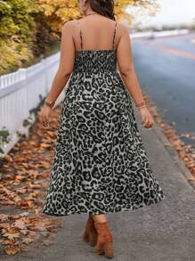 SHEIN VCAY 大码秋冬万圣节开学季豹纹印花褶皱胸围 A 字长裙 - 灰色 - 查看 2