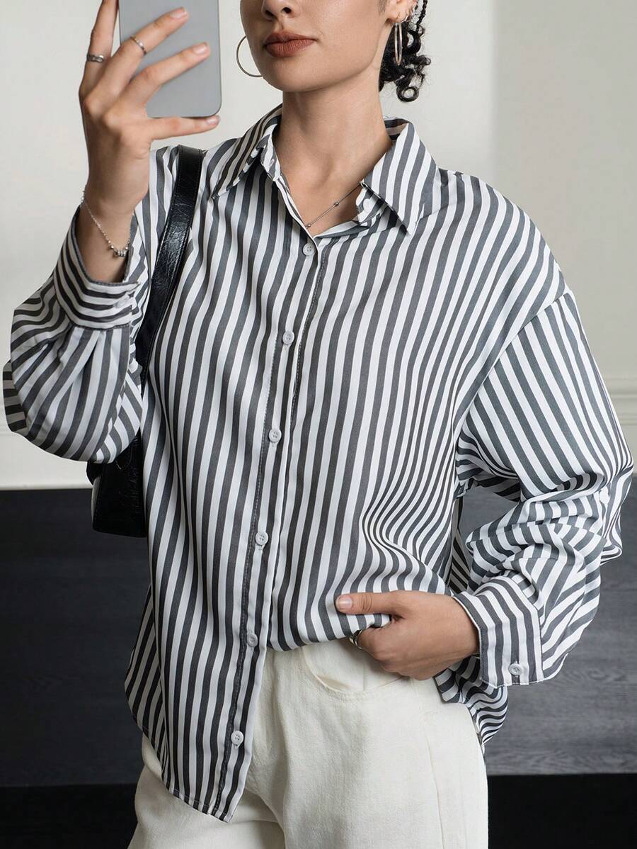 INAWLY 女士前扣长袖简约条纹衬衫，休闲日常穿着 - 黑與白 - 查看 1