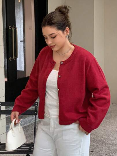 Dazy Petite Plus 加大码女式纯色圆领红色针织开衫，适合圣诞节、节日、冬季情人节、秋季服装