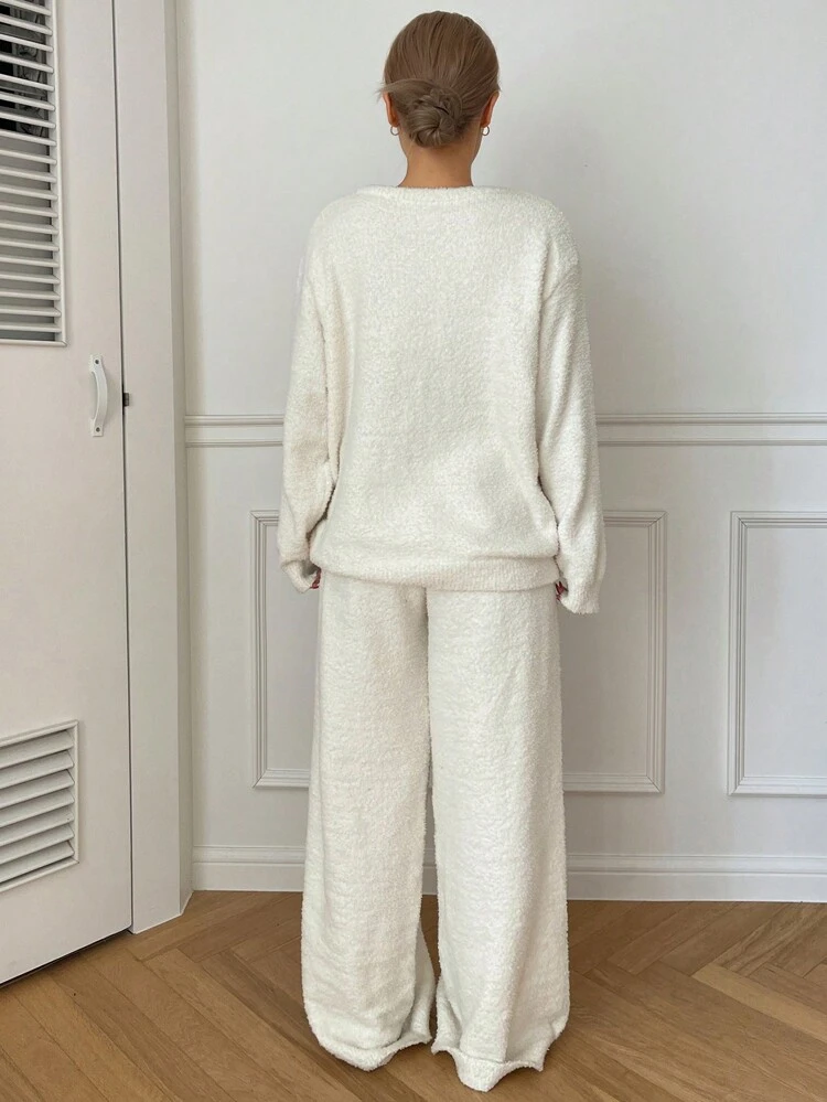 1 Set Women's Plush Fabric Bow Pattern Loose Fit Sleepwear Pajama Set, Winter, Fall Clothes Thermal Lined, Fluffy Cozy