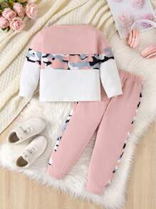 SHEIN Setelan Baju Terusan Lengan Panjang dan Celana Motif Kamuflase & Kupu-kupu untuk Anak Perempuan - Berwarna merah muda - View 2