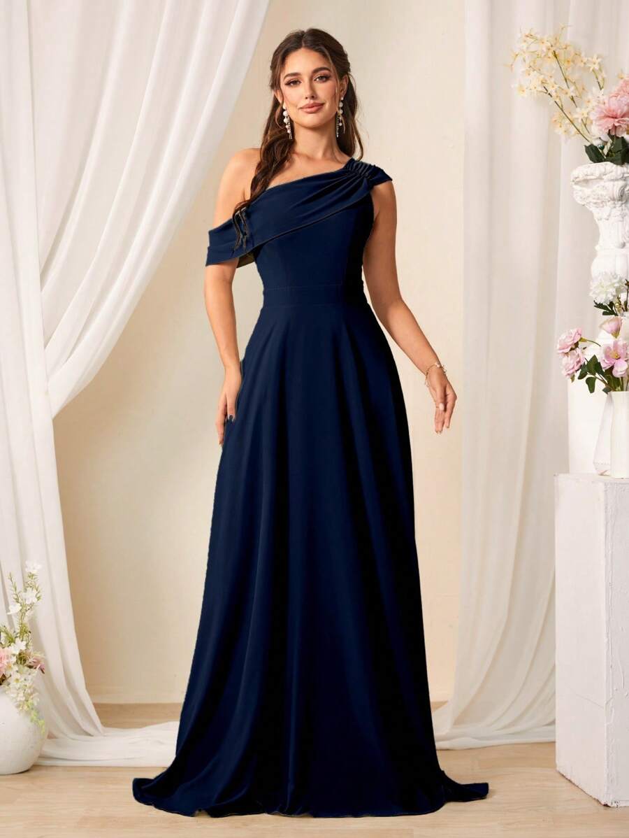 SHEIN Belle 1 件纯色不对称领口褶饰长款伴娘礼服 - 藏蓝色 - 查看 1