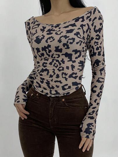 DAZY Women's Fitted Print Crew Neck Long Sleeve T-Shirt With Backless Design, Multicolor Cheetah Print,Fall Women Clothes Leopard Print