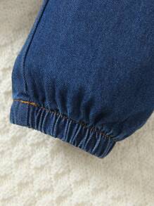 SHEIN Vintaside Kids Set da 2 pezzi per ragazzi: felpa girocollo a maniche lunghe con stampa cavaliere a cavallo, felpa in maglia a costine e pantaloni in jeans lavati, adatto per ritorno a scuola, autunno/inverno, Ognissanti, Natale