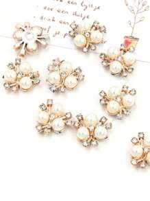 10pcs Faux Pearl Flower Shaped Rhinestone Buttons, Sparkling Crystal Hairpins DIY Handmade Crafts,White DIY Sewing Pendant, Minimalist Flower Shaped DIY Sewing, Decoration Clothes ,Sewing Accessory Christmas For Holiday Gift Giving - Gold - View 4