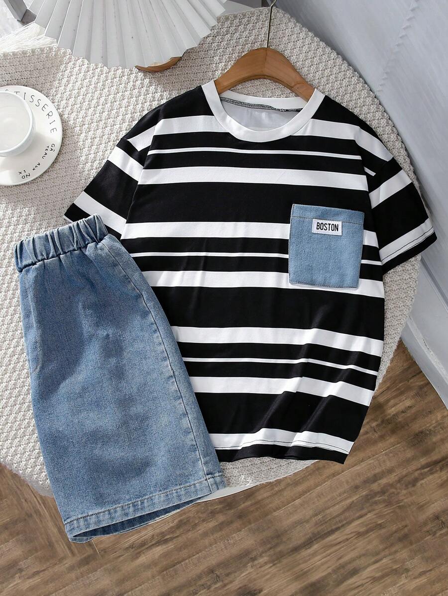 SHEIN 2 piezas Camiseta de niño preadolescente a rayas estampada con pantalones cortos vaqueros, moda de verano - Negro - Ver 1