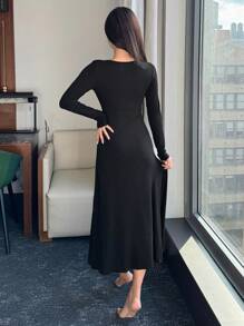 DAZY Vestido de punto ajustado con diseño minimalista de botones falsos como vestido de estar en casa