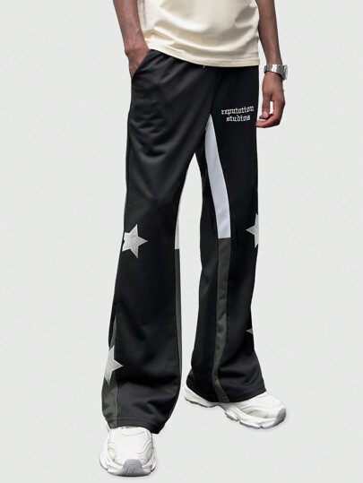 Street Life سروال كاجوال بياقة صف واسعة للرجال مقاس كبير، بتصميم رقعي على شكل خمسة أضلاع بطرز تباين اللون، قصة جرس واسعة، طراز شارع عتيق