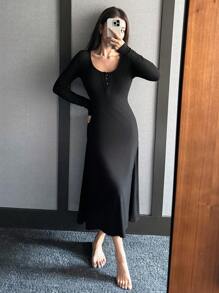 DAZY Vestido de punto ajustado con diseño minimalista de botones falsos como vestido de estar en casa