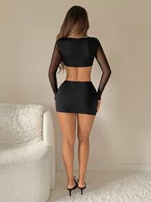 SHEIN ICON Bộ 2 món áo thun lưới màu trơn tương phản khoét nút thường ngày và chân váy mini cho nữ - màu đen - Xem 2