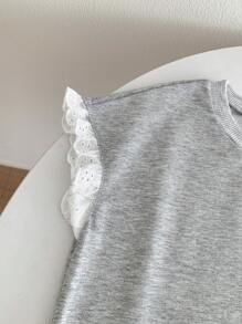 SHEIN 少女孔眼刺繡飾邊蝙蝠袖t恤和短褲 - 灰色 - 查看 4