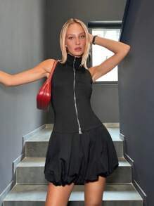 SHEIN EZwear Vestido curto peplum feminino sem mangas casual cor sólida zíper gola alta, verão - Preto - Ver 3