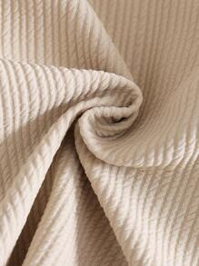 男婴休闲系带前开衫和纯色长裤两件套服装，适合居家休闲和轻便户外运动，春秋季