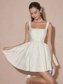 Enchnt 女士纯色提花方领喇叭下摆短款连衣裙 - 杏色 - 查看 6