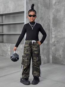 SHEIN 2 件套 Tween Girl 迷彩工装裤和简约长袖 T 恤套装 - 黑色 - 查看 5