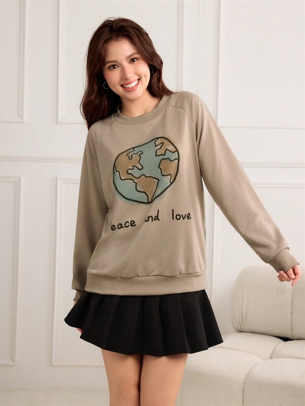 Teen Girl "Peace And Love" Earth Graphic Pullover Sweatshirt, Suitable For International Peace Day