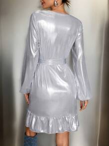 Aveloria Modichic 派对时尚金属涂层亮片闪光荷叶边宽松束腰泡泡袖中长连衣裙 - 銀色 - 查看 2