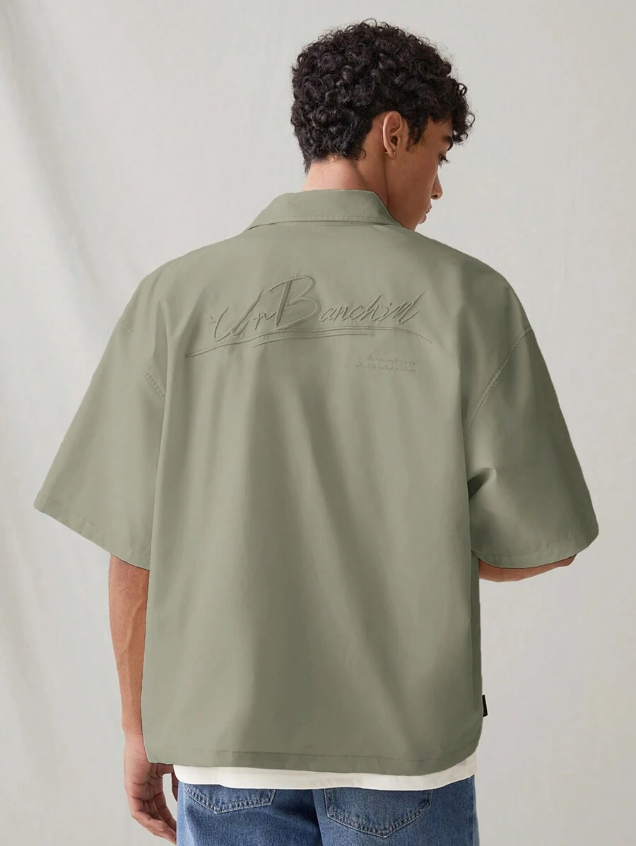 Manfinity VCAY Áo thun polo tay ngắn in họa tiết tiếng Anh dáng rộng thoải mái cho nam, thích hợp mặc hàng ngày - màu xanh lá - Xem 1