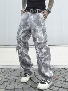 Manfinity EMRG Jeans casuales con bolsillos múltiples de estampado completo para hombres, diseño minimalista