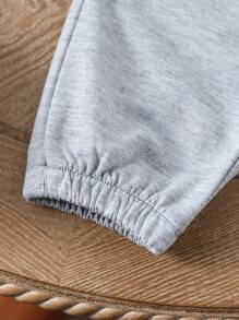 男婴休闲牛仔拼布连帽夹克和裤子套装，秋季