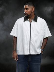 Manfinity VCAY Camisa de manga corta con estampado gráfico de letras y números en tallas grandes para hombre, de estilo urbano y holgada con rayas de tejido - Multicolor - Ver 2