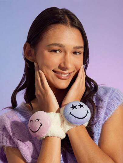 SmileyWorld® | SHEIN 2 件笑脸卡通刺绣可调节腕带，适用于家居、浴室装饰、夏季