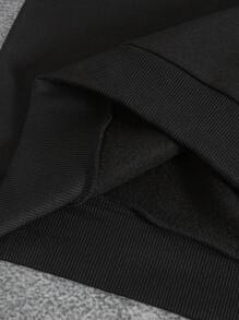 Manfinity Homme 2 件套男士秋季星星印花连帽运动衫和抽绳腰带运动裤休闲套装 - 黑與白 - 查看 6