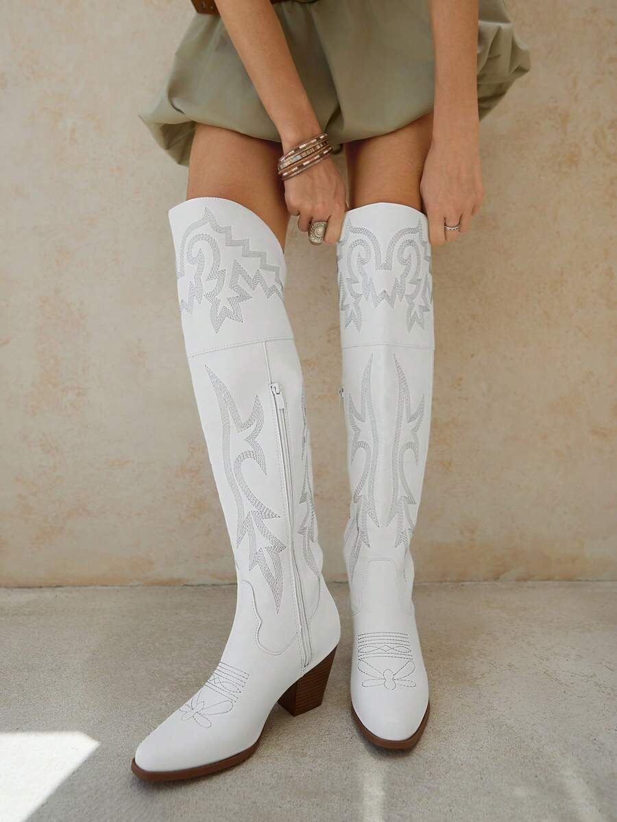 Styleloop 棕色刺绣尖头粗跟过膝牛仔女靴，秋冬秋季 - 白色 - 查看 1