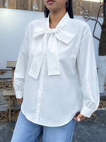 SHEIN EZwear 大码简约纯色白衬衫，蝴蝶结和前扣，秋季休闲装 - 白色 - 查看 4