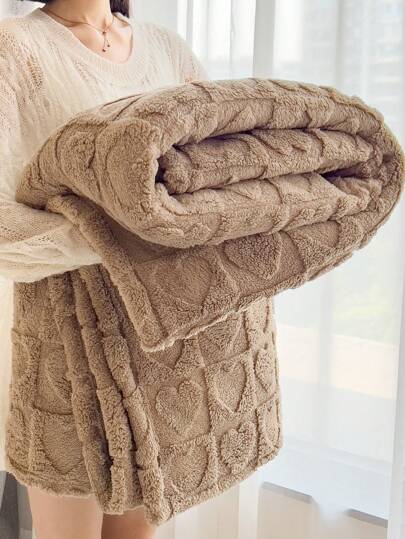 1pc Thick Heartshaped Jacquard Plush Sherpa Plus Fleece Thick Blanket, Soft And Warm, For Sofa, Bedroom, Dorm, Home Decor,Fall Decor,Autumn Decor,Room Decor