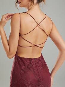 SHEIN Unity 1 件纯色蕾丝拼接露背吊带无袖连衣裙 - 酒紅色 - 查看 4