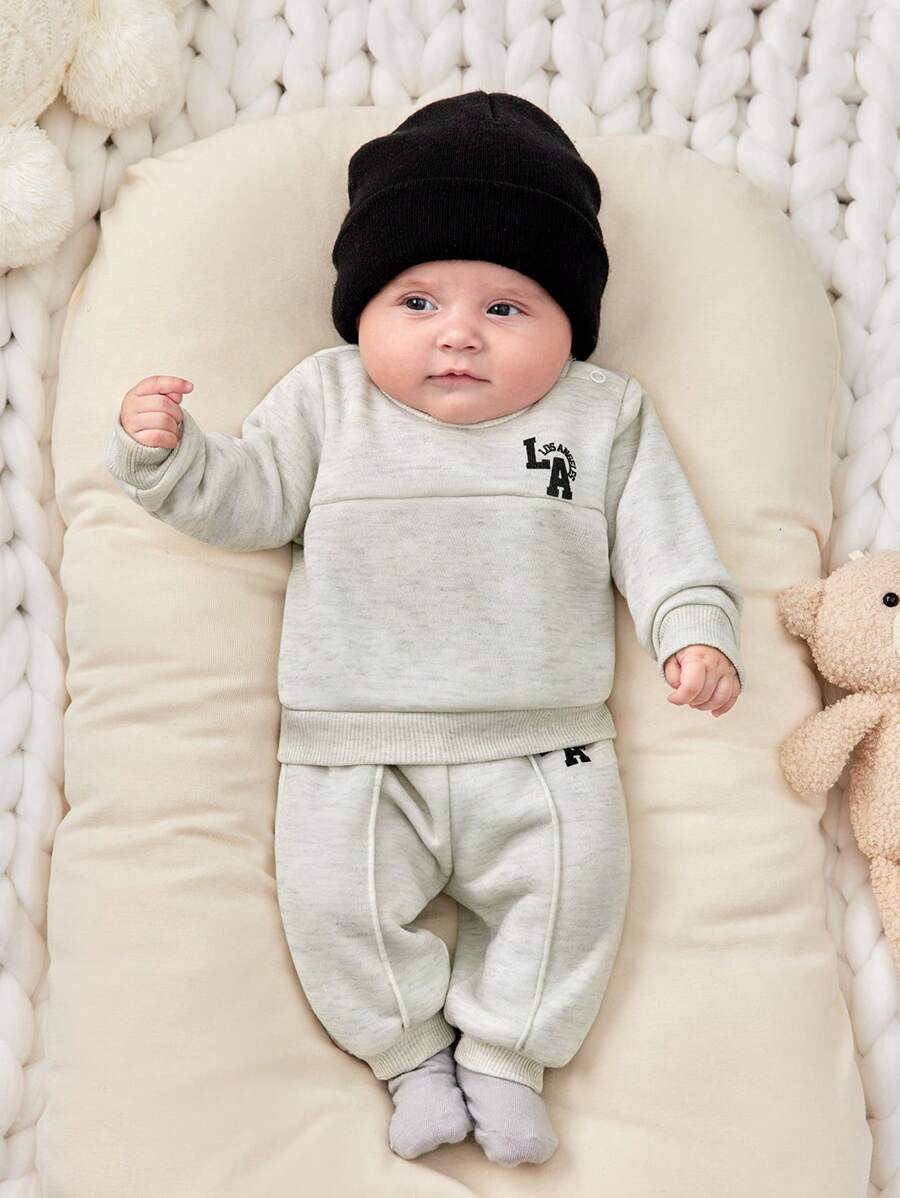 SHEIN 2pcs Newborn Baby Boy Casual Sports Street Gentleman College