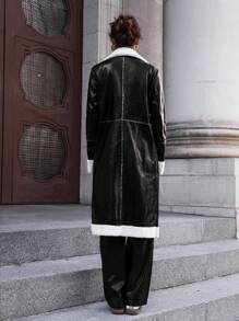 SHEIN Essnce 冬季长袖仿皮大衣，内衬羊羔绒，休闲日常复古翻领双口袋设计，适合冬季感恩节的时尚街头风穿搭。 - 黑與白 - 查看 6