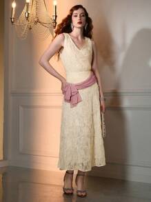 The Great Gatsby x MOTF LACE SOLID V-NECK TANK TOP - Apricot - View 4