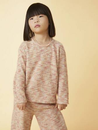 THE HAPPY LOOK Kleine Mädchen buntes, lässiges Drop-Shoulder Strick-T-Shirt mit Rundhalsausschnitt und langen Ärmeln, Herbst/Winter