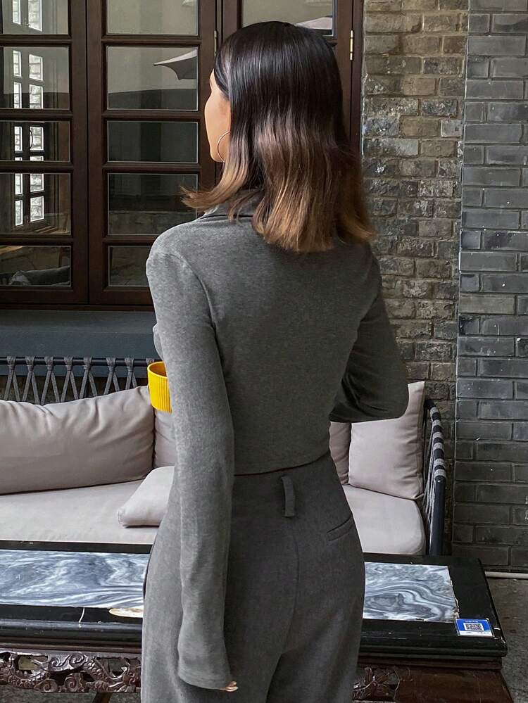 Letter Embroidery Crop Long Sleeve Tight-Fitting Collared Women T-Shirt