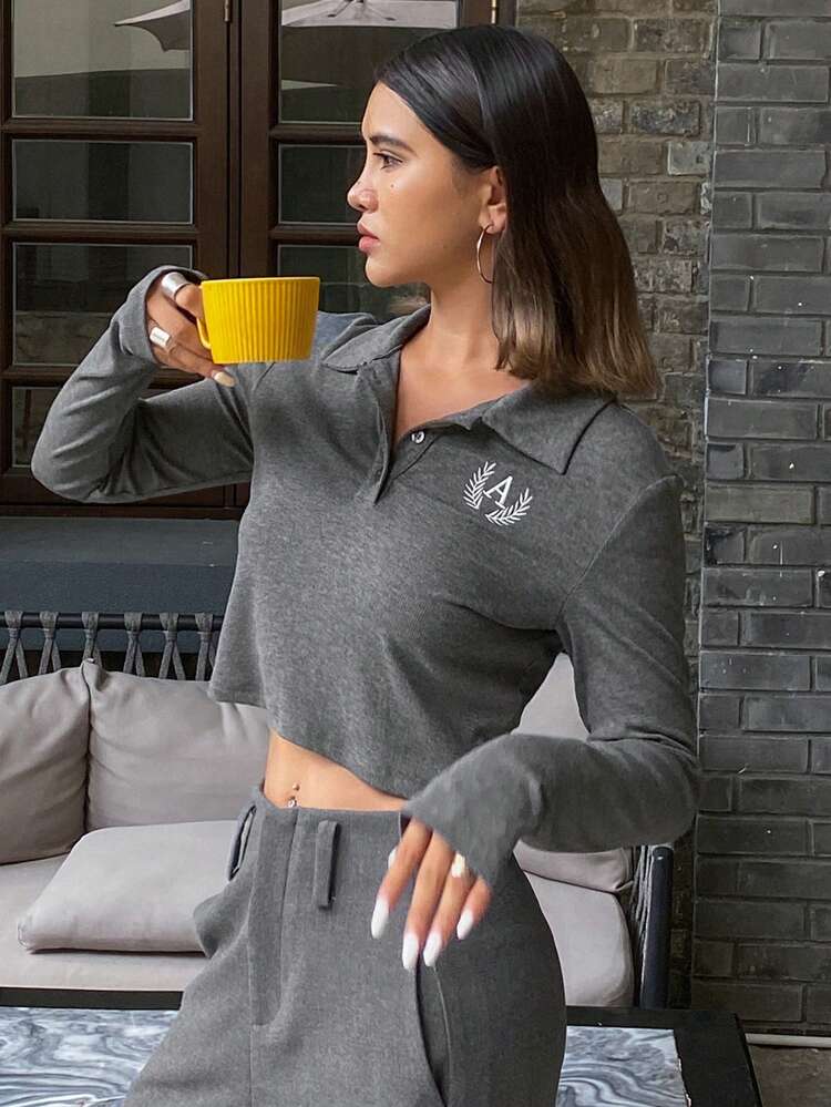 Letter Embroidery Crop Long Sleeve Tight-Fitting Collared Women T-Shirt