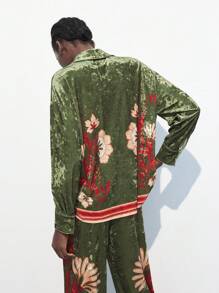 Maija 波西米亚风天鹅绒花卉图案长袖单排扣时尚春夏绿色女士衬衫，海滩/度假 - 軍綠色 - 查看 5