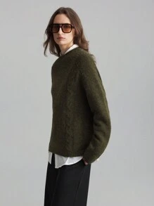 Ontre Women's 2025 Spring New Arrival Cozy Basic Solid Green Crew Neck Long Sleeve Casual Pullover Sweater