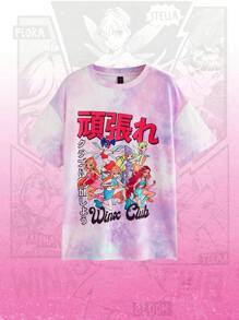 Winx Club X ROMWE Camiseta de manga corta holgada con caída de hombros, diseño de personaje de dibujos animados y texto japonés en efecto tie-dye, para mujer, verano